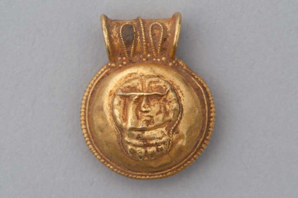 ancient roman amulet find